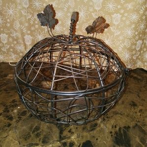 Metal Wire pumkin Shaped  Basket With Lid